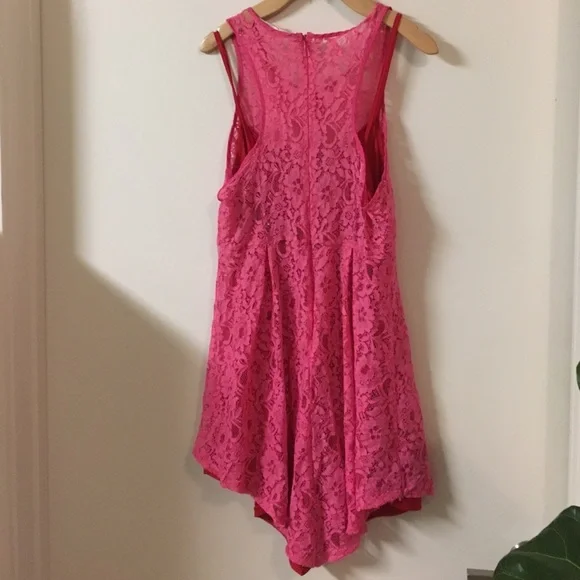 Hot pink lace dress - Picture 2 of 3